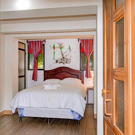 Hotel Ariana San Pedro La Laguna Exteriör bild