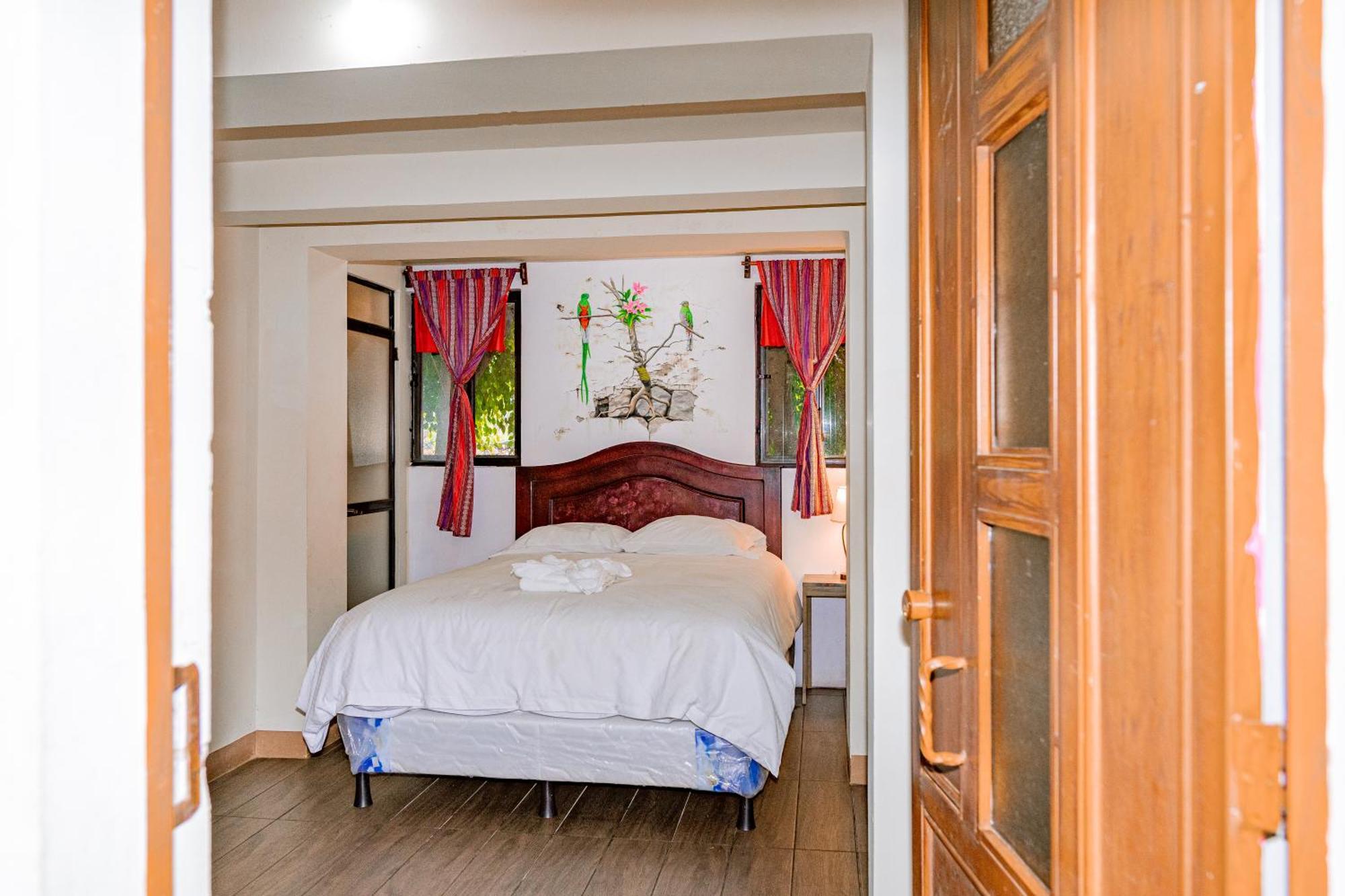 Hotel Ariana San Pedro La Laguna Exteriör bild